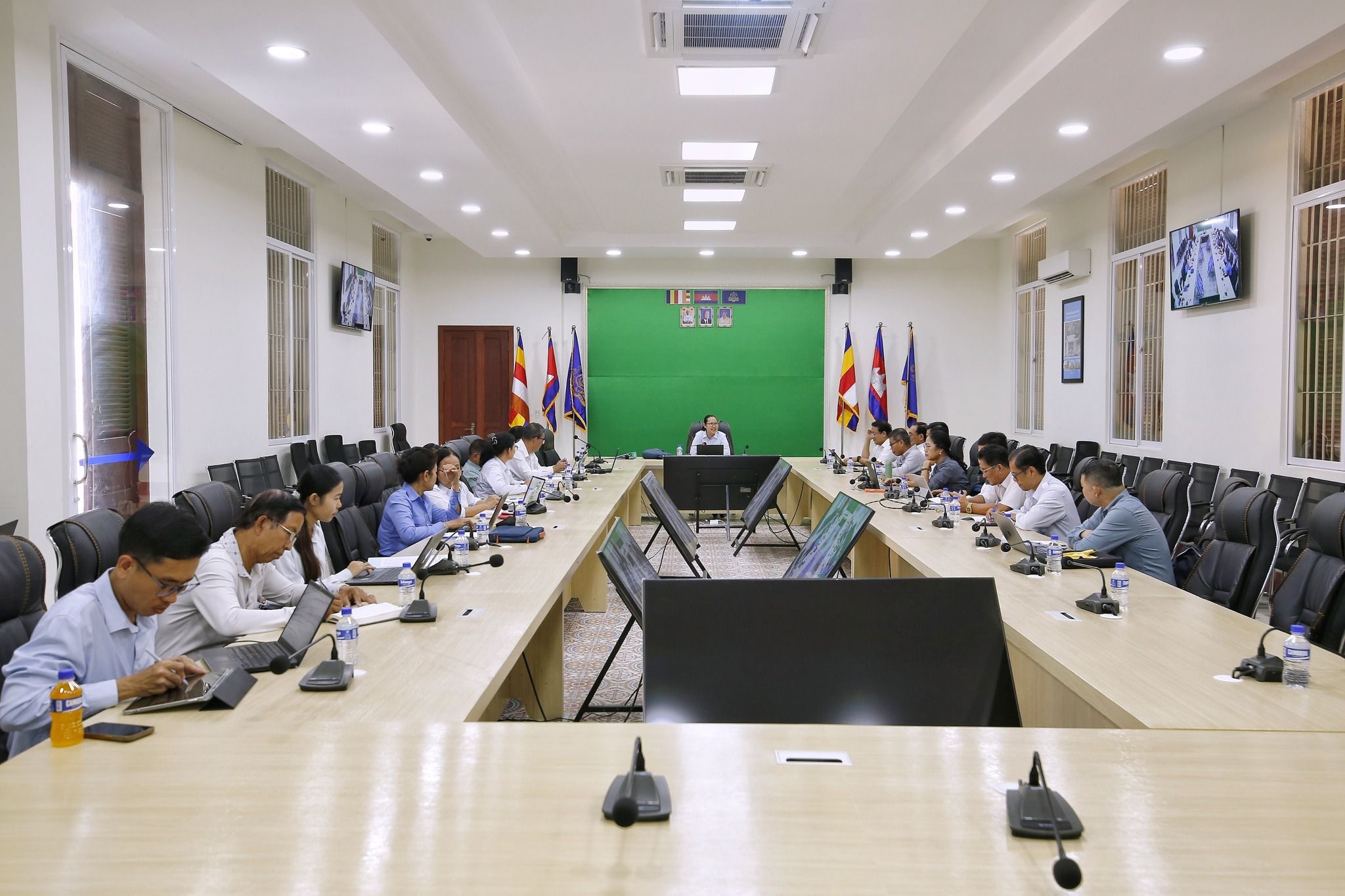កិច្ចប្រជុំស្តីពី "​ការពិនិត្យ​វឌ្ឍនភាព​ការងារ និងផែនការបន្ត​របស់​អង្គភាពក្រោមចំណុះ​អគ្គនាយកដ្ឋាន​ និងវិក្រឹតការ​" 